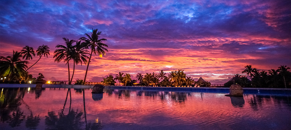 honeymoondesigner-online-reiseberatung-französisch-polynesien-strandurlaub-sonnenuntergang honeymoondesigner Hochzeitsreisen Polynesien Strandurlaub Sonnenuntergang