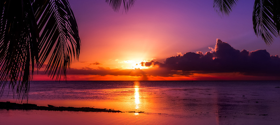 honeymoondesigner-online-reiseberatung-französisch-polynesien-strandurlaub-sonnenuntergang-2 honeymoondesigner Hochzeitsreisen Polynesien Strandurlaub Sonnenuntergang 2