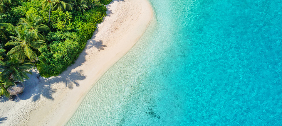 honeymoondesigner-online-reiseberatung-strandurlaub-malediven-drohne honeymoondesigner Hochzeitsreisen Strandurlaub Malediven Drohne